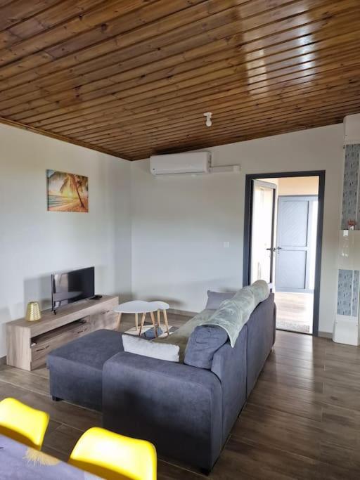 Charment Appartement Avec Vue Sur Mer Petite-Ile Exterior photo