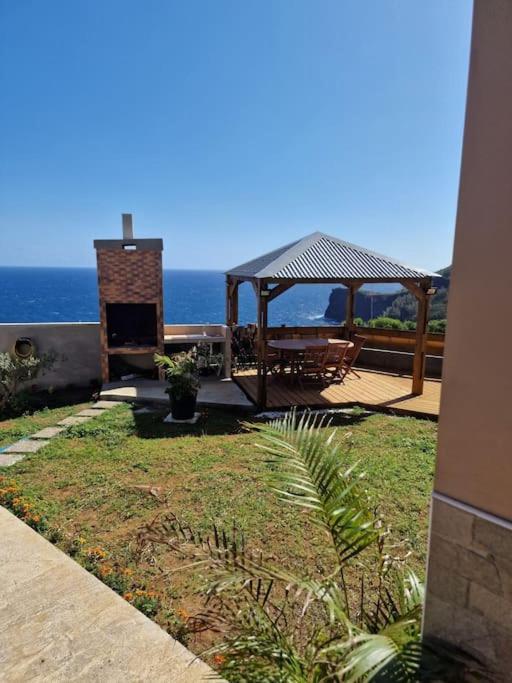 Charment Appartement Avec Vue Sur Mer Petite-Ile Exterior photo
