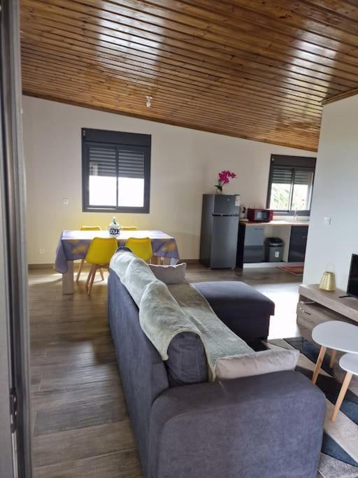 Charment Appartement Avec Vue Sur Mer Petite-Ile Exterior photo